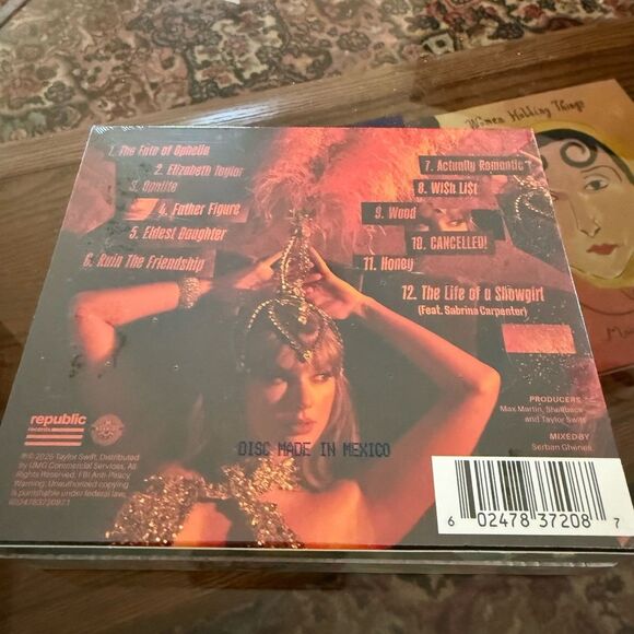 Taylor Swift Showgirl CD Collection - Black and Green Covers - Picture 5 of 7